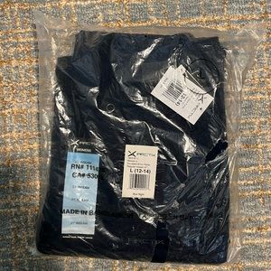 Navy women’s ski pants, never been worn. Still in the bag. Size L (12-14)